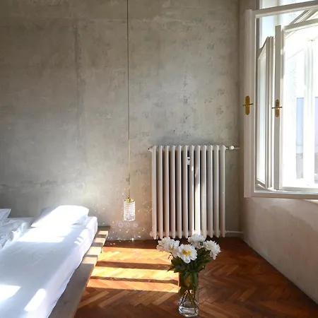 Extraordinary Quiet In The Very Centre *