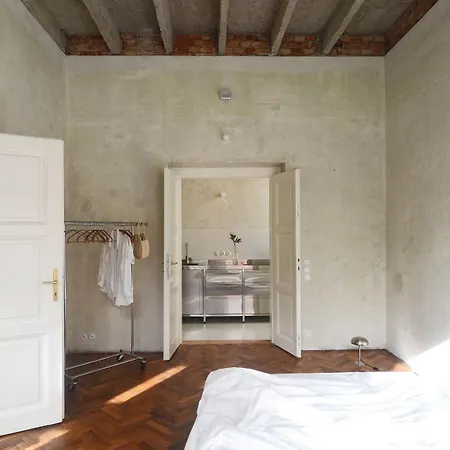 Extraordinary Quiet In The Very Centre Апартаменты Братислава