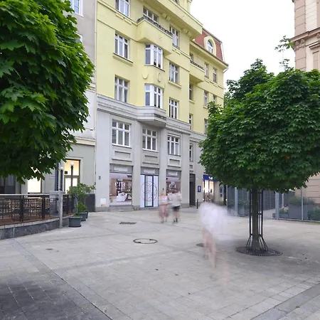 Extraordinary Quiet In The Very Centre * براتسيلافا